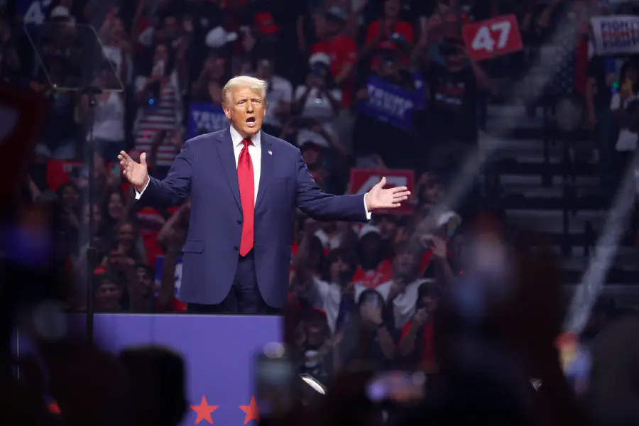 Возможно, Трамп уже готовит запрет на приложение DeepSeek. Однако принятый Байденом в 2022 году закон CHIPS Act был призван предотвратить именно такое развитие событий / Изображение: Gage Skidmore, Flickr