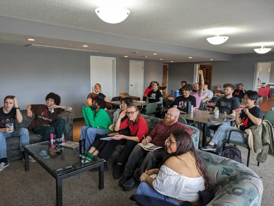 Товарищи из Миннеаполиса собрались отпраздновать начало строительства РКА