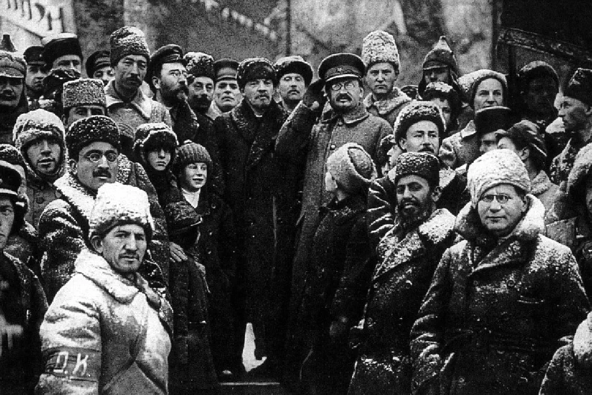 Для Ленина и Троцкого выживание русской революции было неотделимо от судьбы мировой социалистической революции