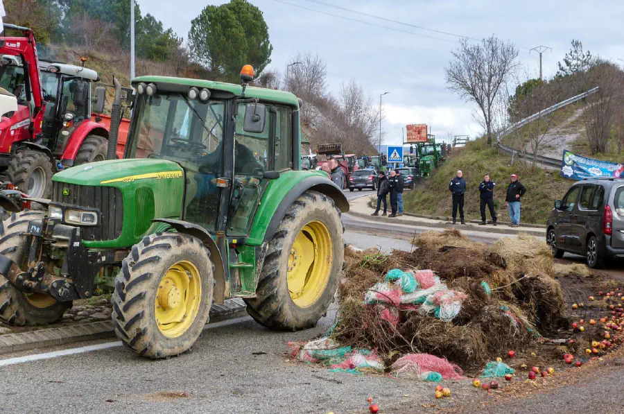 Столкновение западного империализма с российским на Украине привела к росту цен на дизельное топливо и электричество / Изображение: Kakoula10, Wikimedia Commons