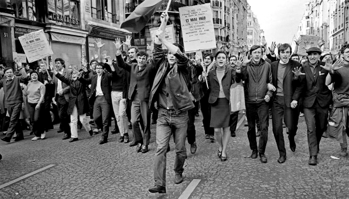 Любой, кто знаком с историей мая 1968 года, не может не заметить сходства в последовательности событий, произошедших к настоящему моменту / Изображение: Jacek E. Giedrojc Gallery