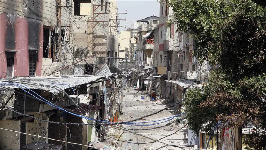 Лагерь палестинских беженцев внутри городского квартала (Ливан)