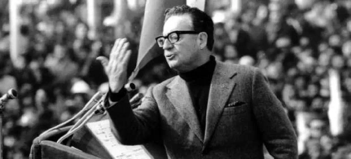 Альенде, несомненно, искренне верил в возможность социалистического преобразования общества парламентским путем