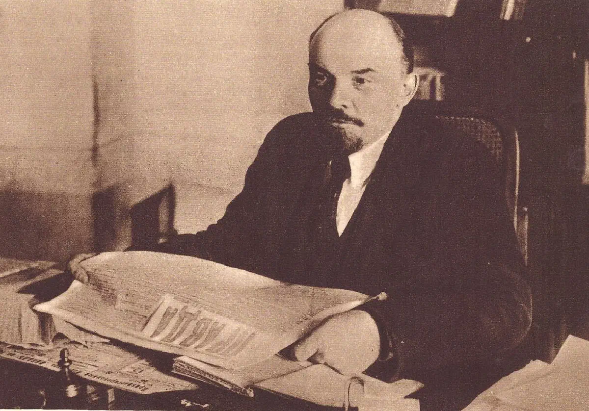 Ленин очень гордился тем, что партия большевиков и ее ежедневная газета «Правда» финансировались за счет небольших пожертвований