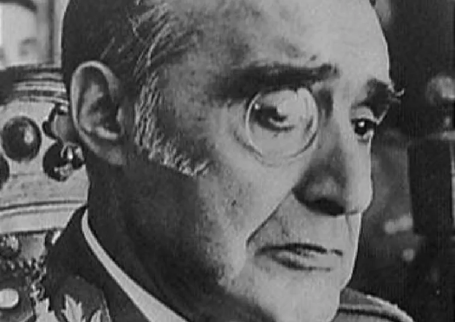 Генерал Антониу Спинола занял пост президента республики после переворота