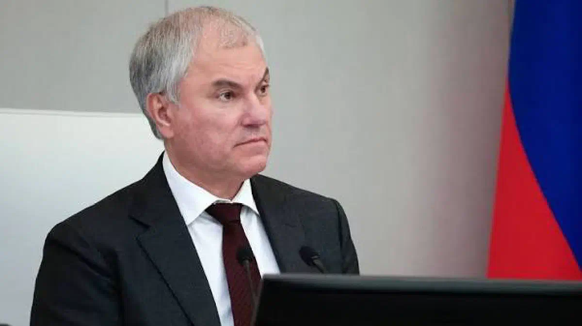  Володин подчеркнул, что избирательный процесс завершен и пришло время для совместной конструктивной работы. Его главным посылом стала фраза: «Предлагаю независимо от партийной принадлежности делать все для развития нашей страны. Партий много. Родина у нас одна — Россия! Давайте будем этим руководствоваться!» Он отметил, что ключевой задачей нового созыва Думы является работа в рамках стратегической повестки развития государства и реализации целей, поставленных Президентом РФ Владимира Путина, включая первоочередное обеспечение всем необходимым участников специальной военной операции и поддержку воссоединенных территорий