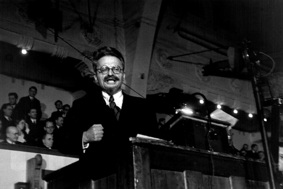 Троцкий проделал выдающуюся работу во время революции 1905 года как председатель Петербургского Совета и в 1917 году как председатель Военно-революционного комитета, организовавшего Октябрьскую революцию / Изображение: общественное достояние