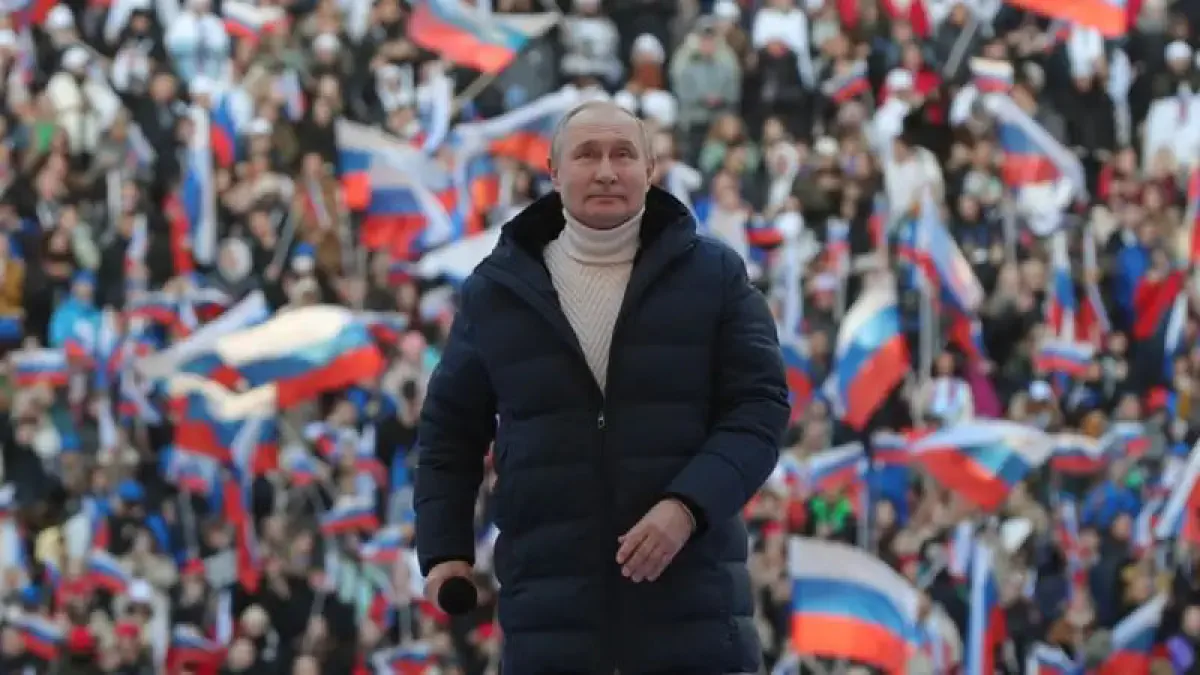 Путин на 200-тысячном митинге в Лужниках 18 марта 2022 году по случаю годовщины воссоединения Крыма с РФ