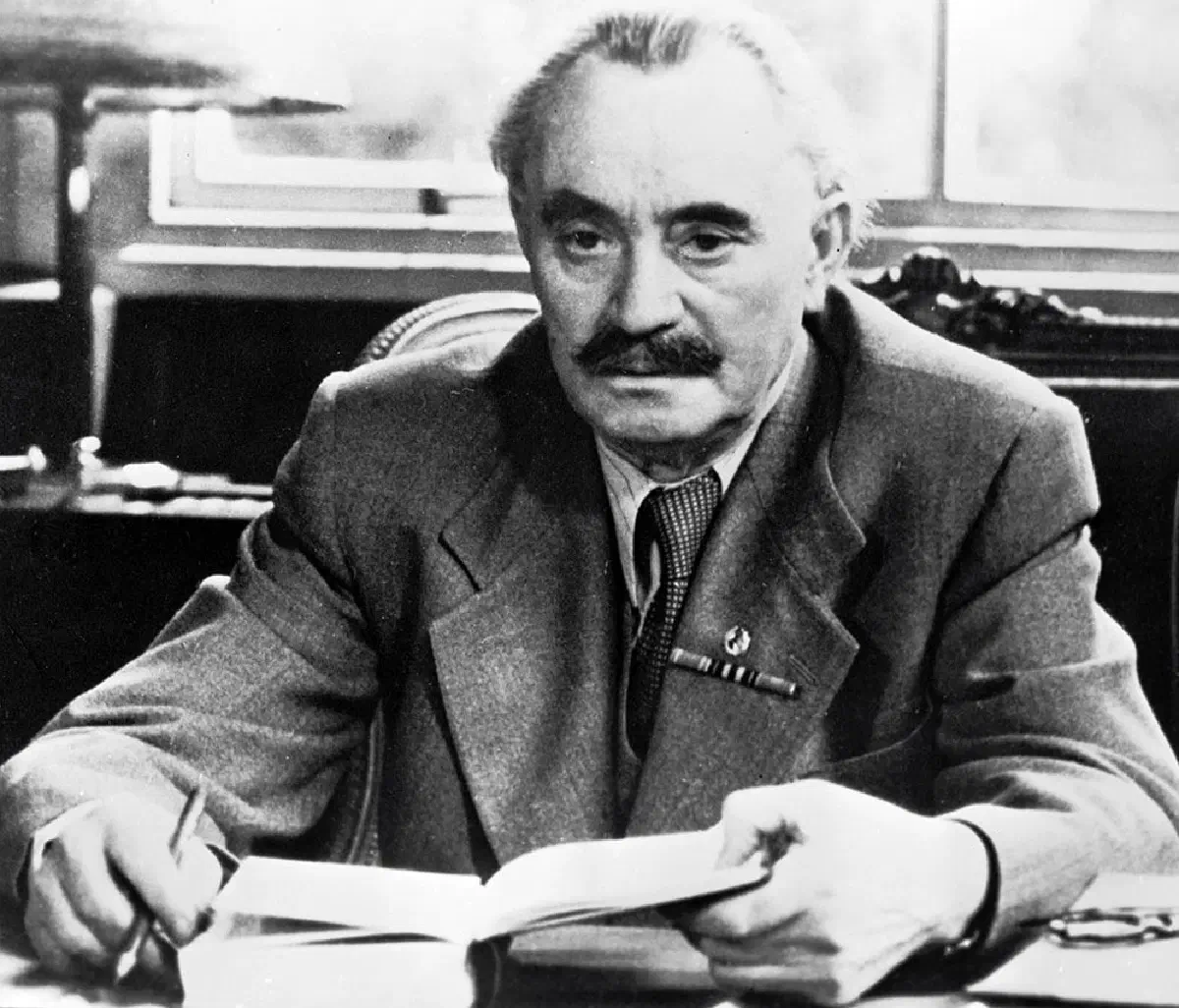 Георгий Димитров — болгарский революционер, государственный, политический и партийный деятель, деятель болгарского и международного коммунистического движения.